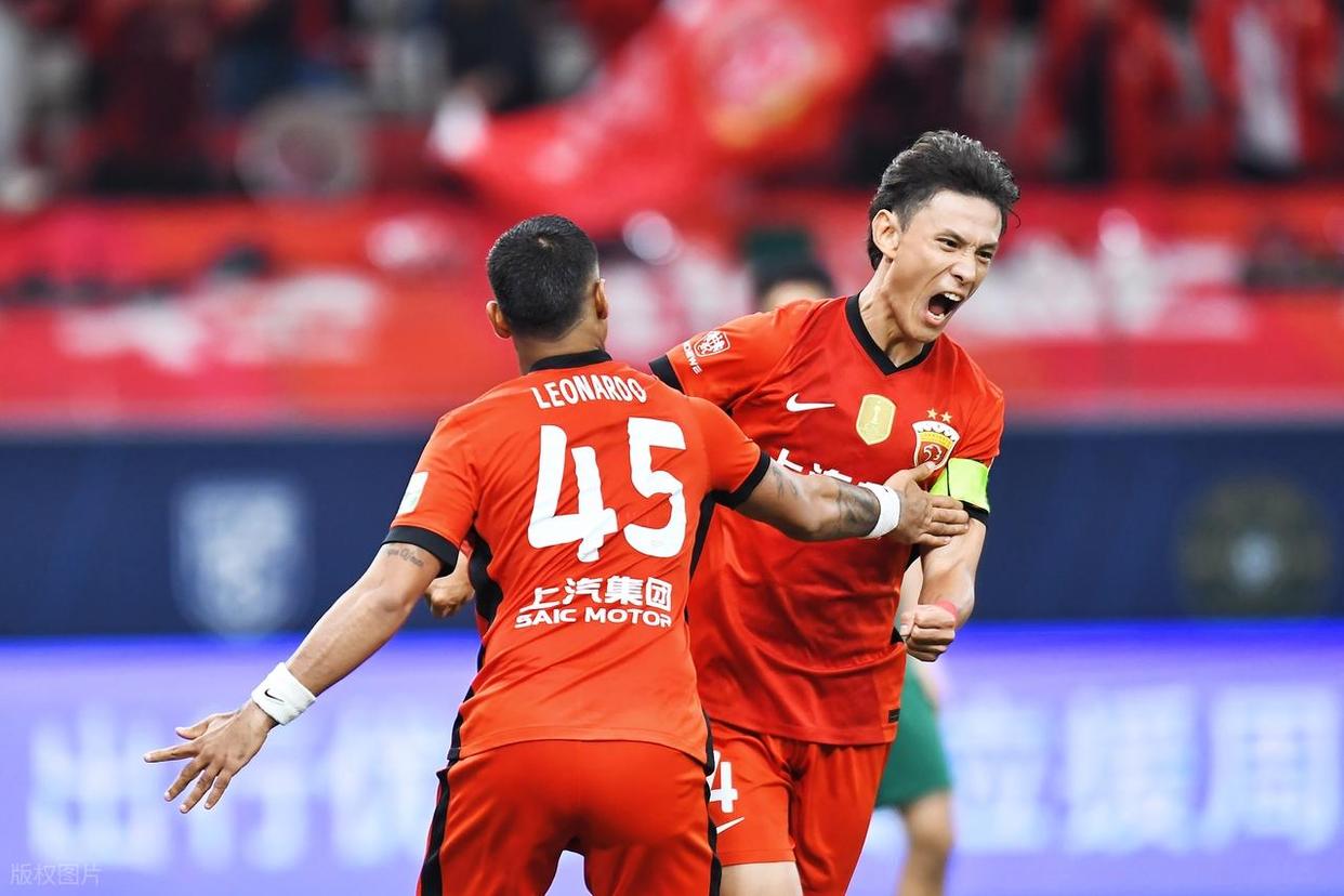 关于赛地聚焦：中超赛后热度飙升，上海海港战术微调，话题不断，球队文化再被提及的信息